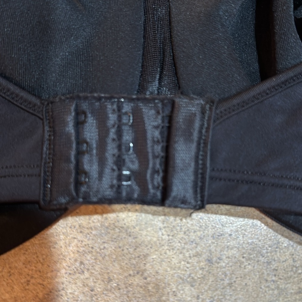 Women’s Bali bra size 42C - Picture 3 of 5